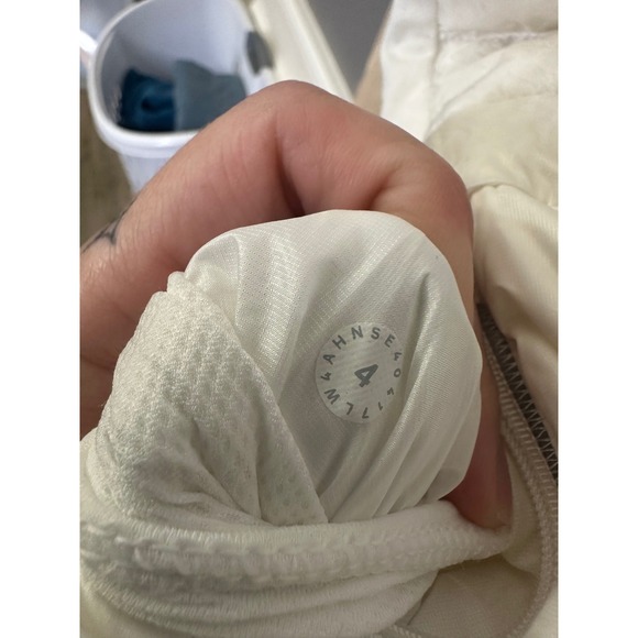 Lululemon Down Vest White Zip Front Puffer Sleeveless Women's Size 4 - Picture 8 of 11